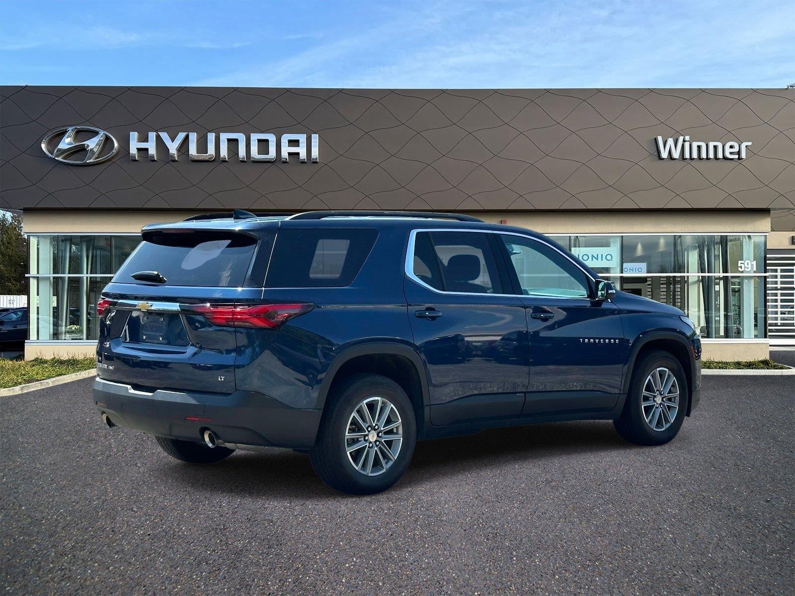 2023 Chevrolet Traverse LT Leather
