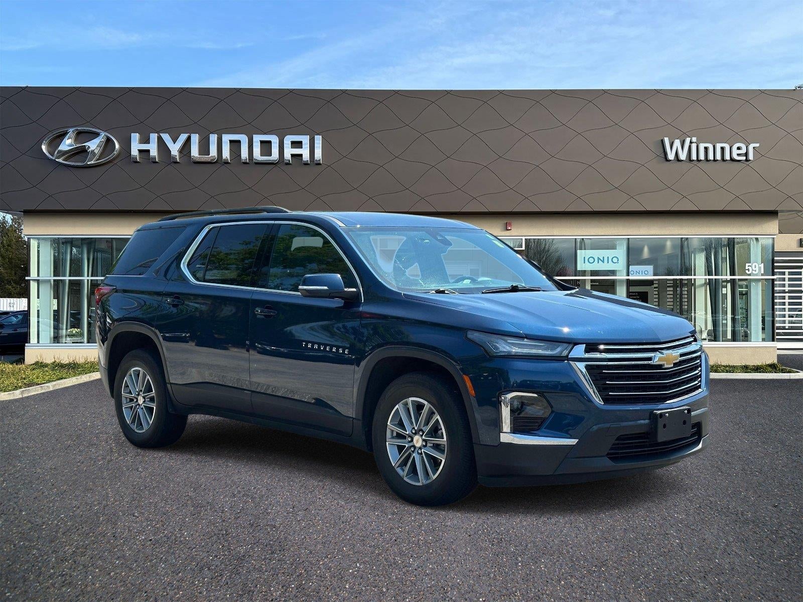 2023 Chevrolet Traverse LT Leather