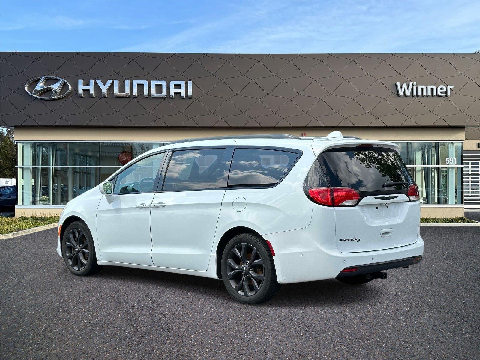 2019 Chrysler Pacifica Touring L