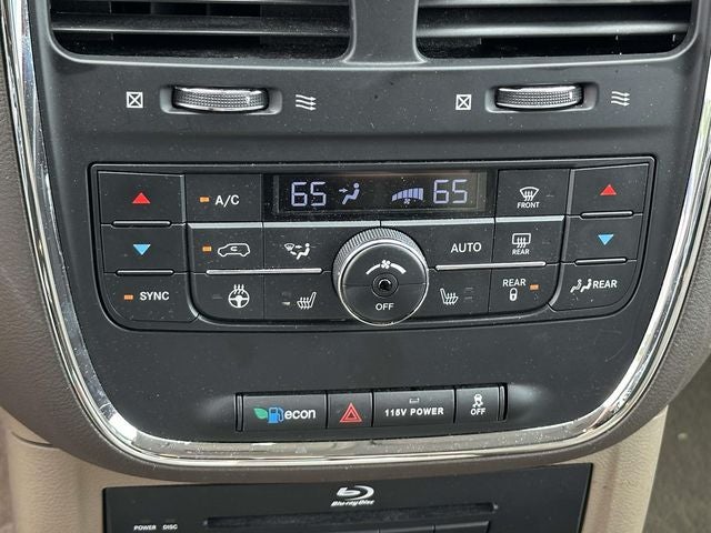 2015 Chrysler Town & Country Touring-L