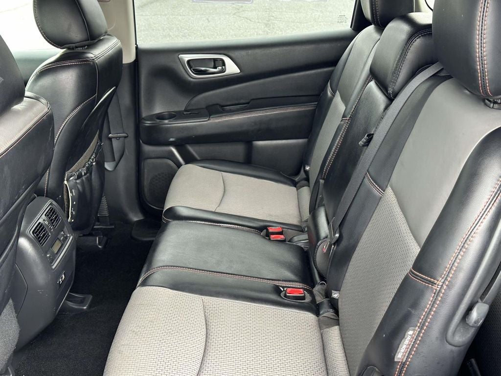 2019 Nissan Pathfinder SV