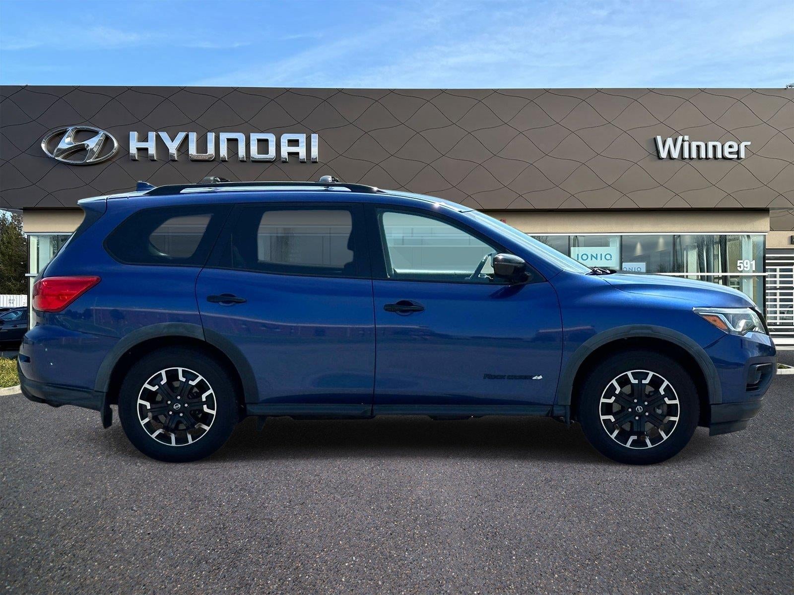 2019 Nissan Pathfinder SV