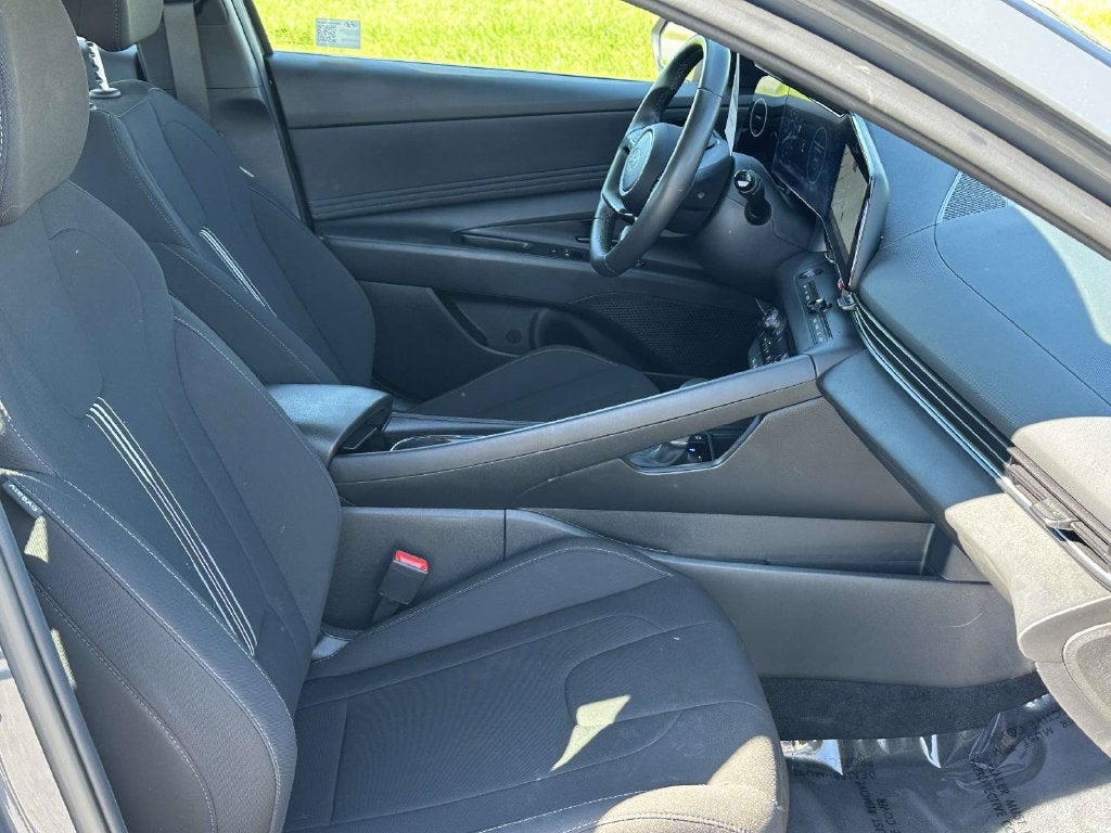 2025 Hyundai Elantra Hybrid SEL Sport