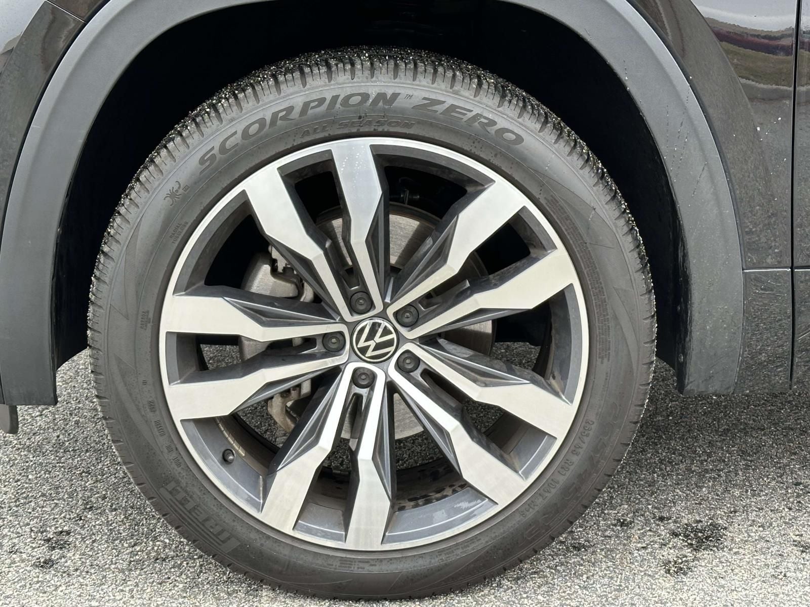 2023 Volkswagen Atlas Cross Sport 3.6L V6 SEL Premium R-Line