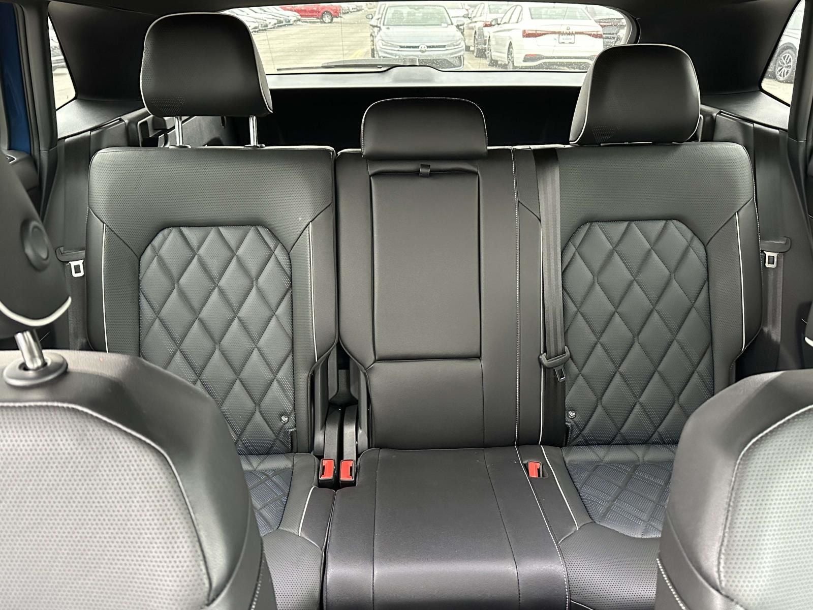 2025 Volkswagen Atlas Cross Sport 2.0T SEL Premium R-Line