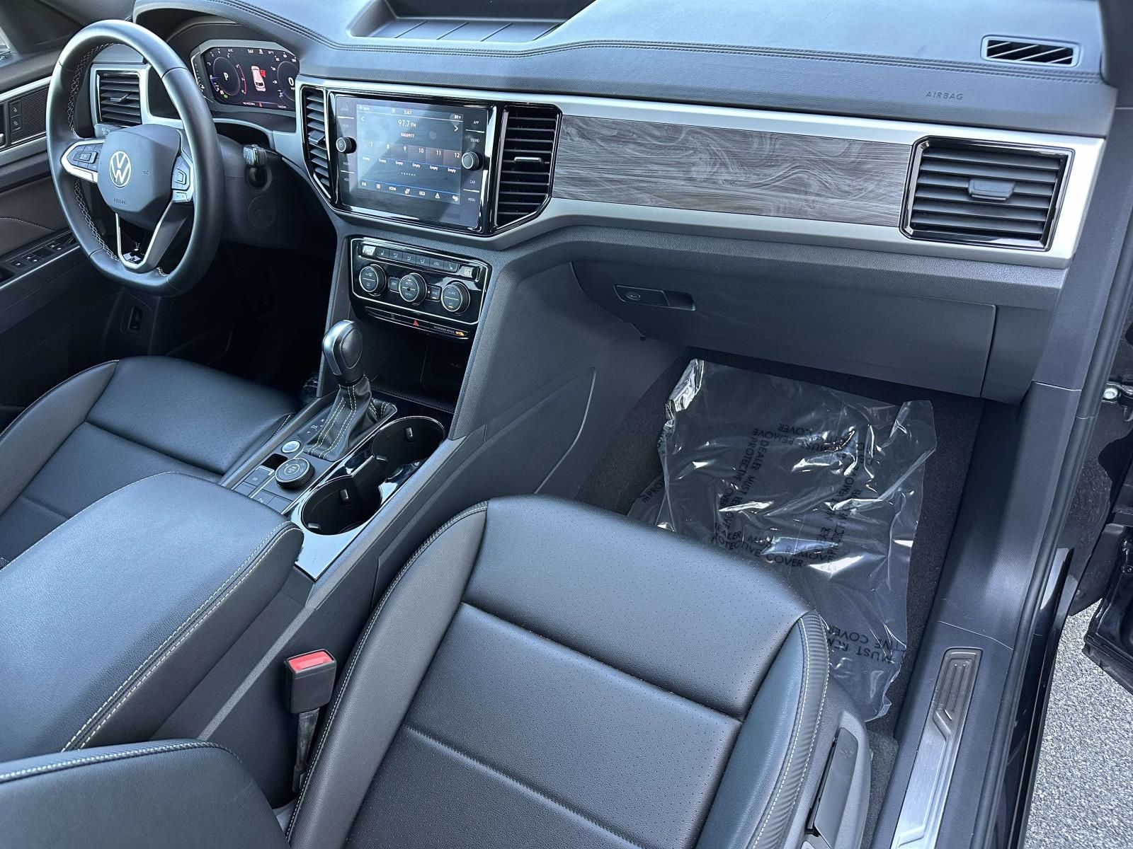 2023 Volkswagen Atlas Cross Sport 2.0T SE w/Technology