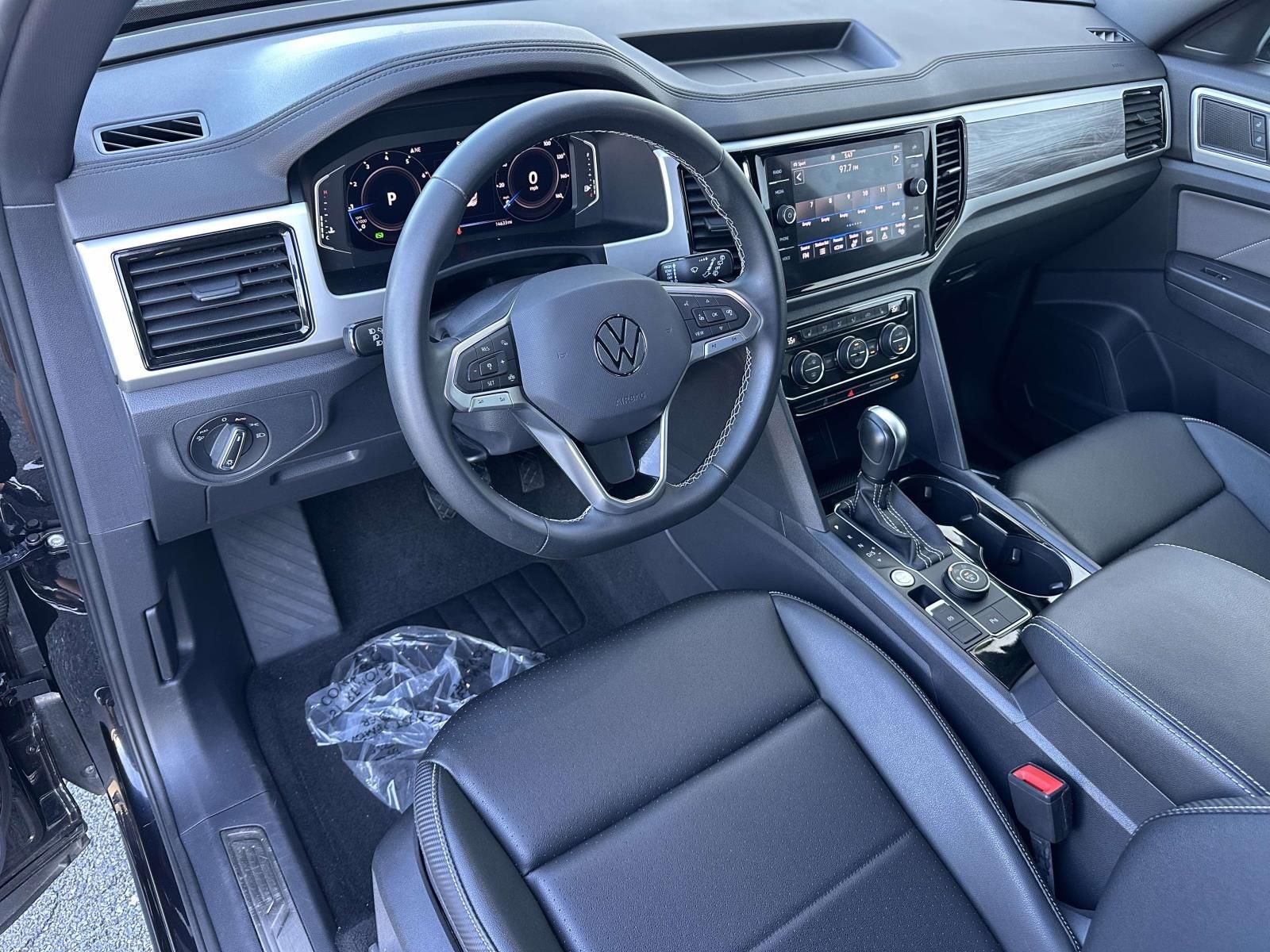 2023 Volkswagen Atlas Cross Sport 2.0T SE w/Technology