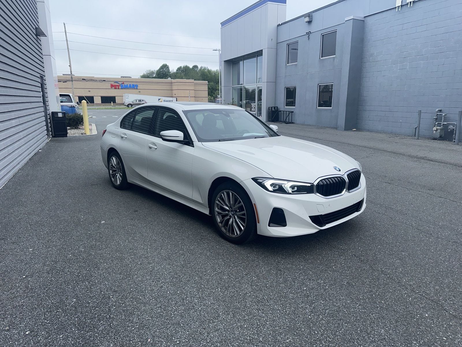 2023 BMW 3 Series 330i xDrive