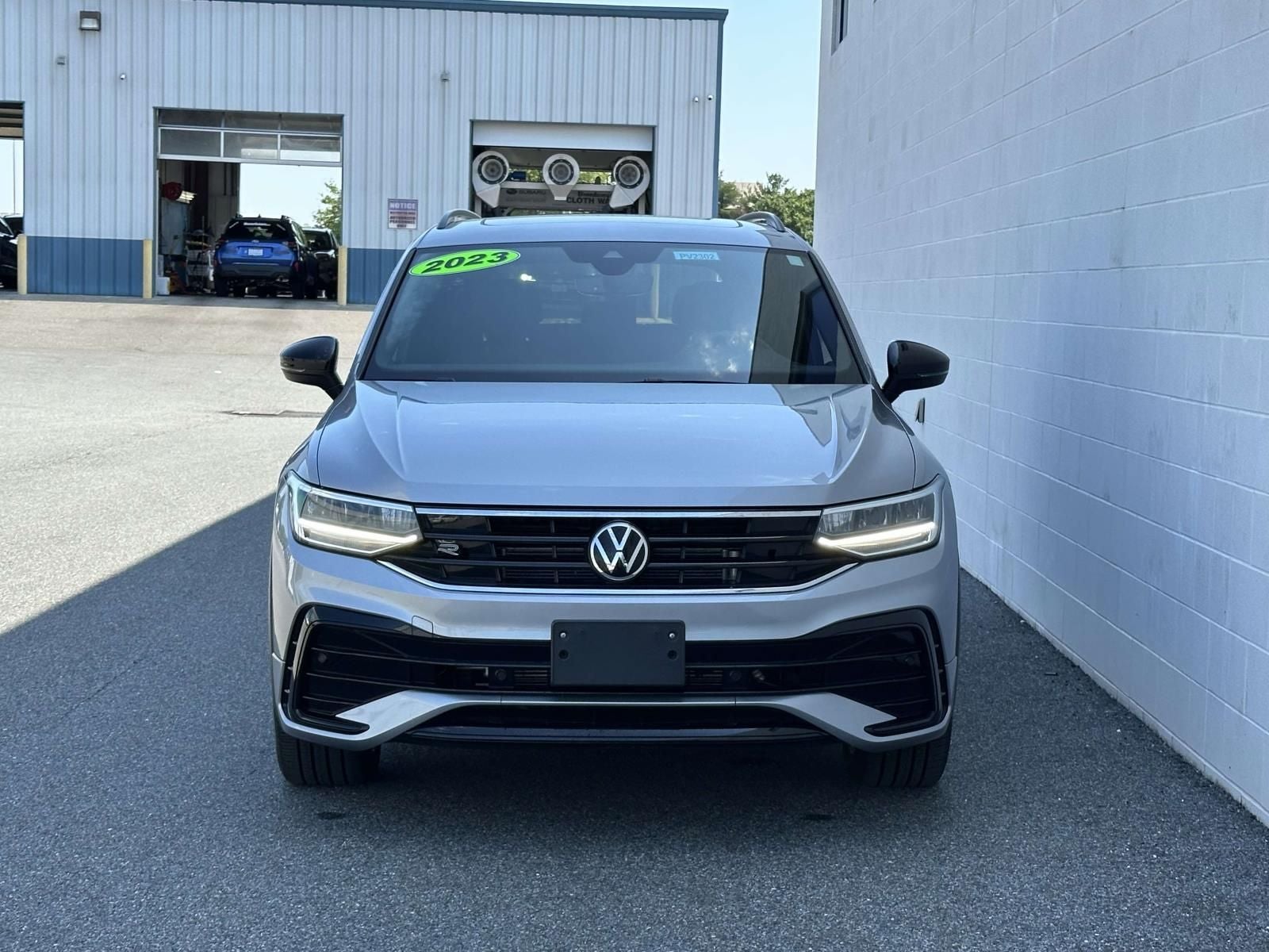 2023 Volkswagen Tiguan 2.0T SE R-Line Black