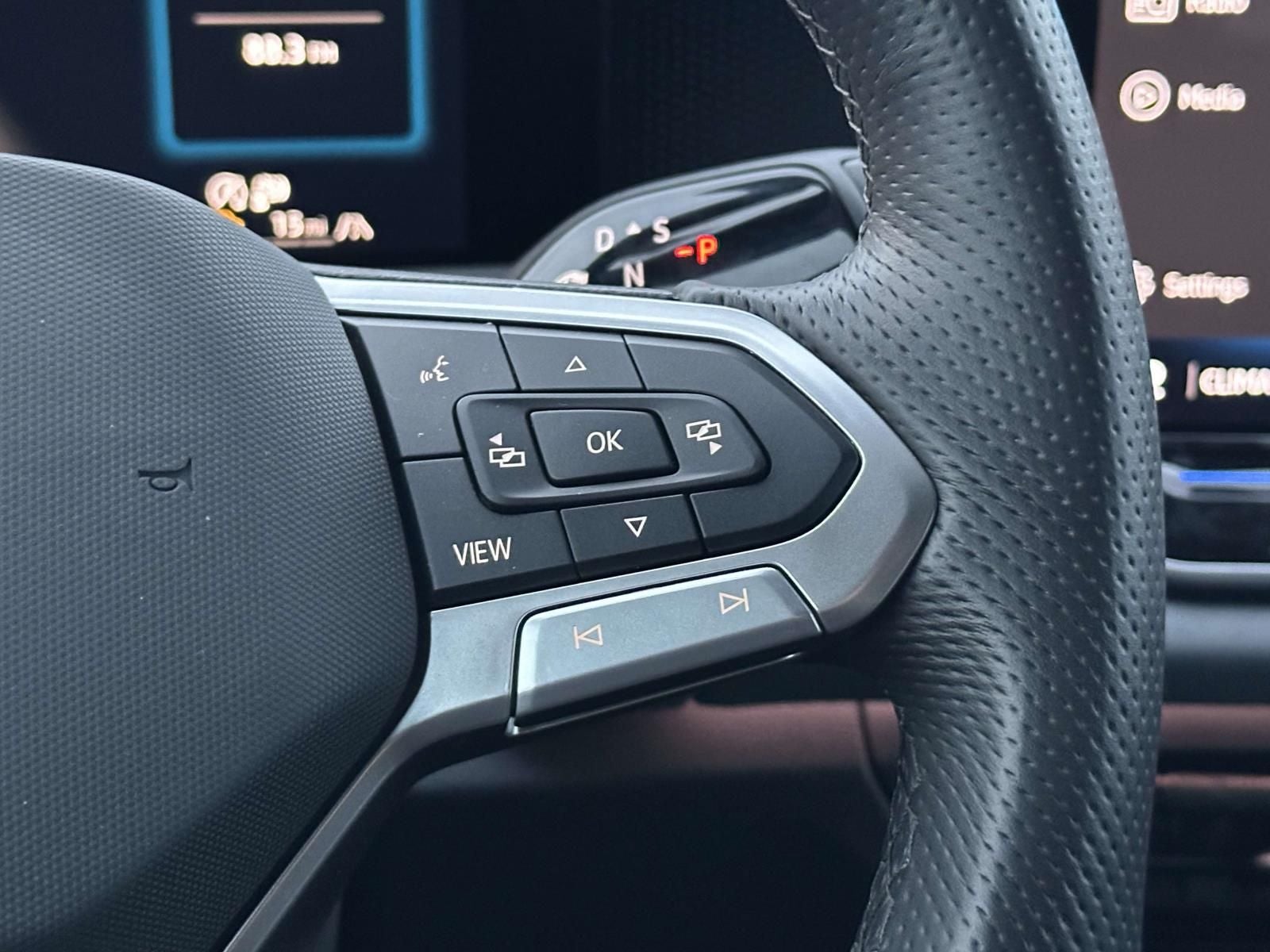 2025 Volkswagen Tiguan 2.0T SE R-Line Black