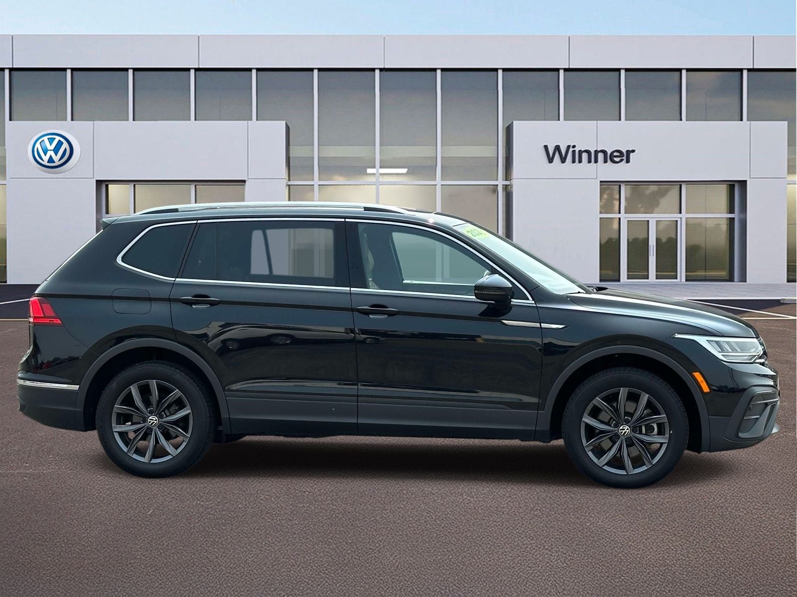2023 Volkswagen Tiguan 2.0T SE