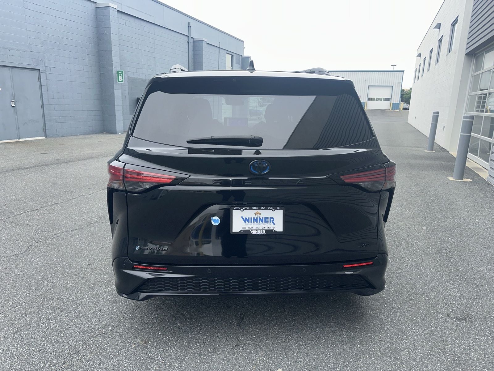 2025 Toyota Sienna XSE 7 Passenger