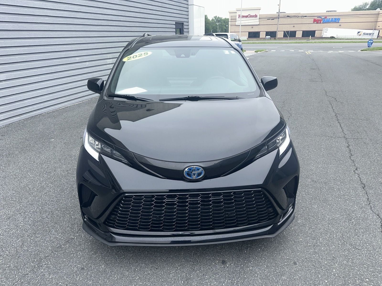 2025 Toyota Sienna XSE 7 Passenger