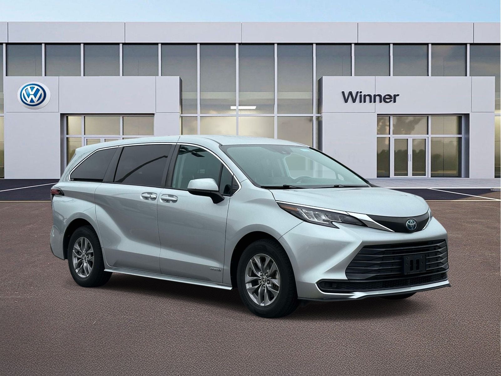 2021 Toyota Sienna LE 8 Passenger