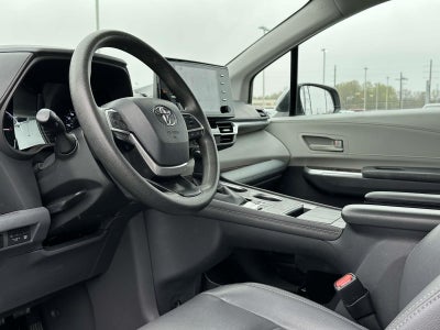 2021 Toyota Sienna LE 8 Passenger