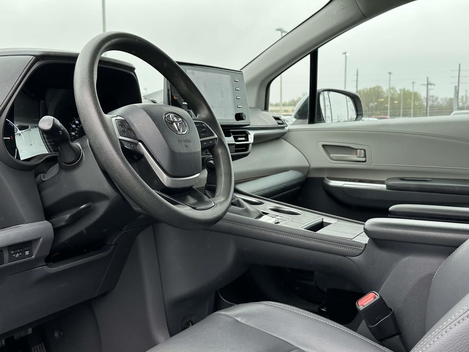 2021 Toyota Sienna LE 8 Passenger