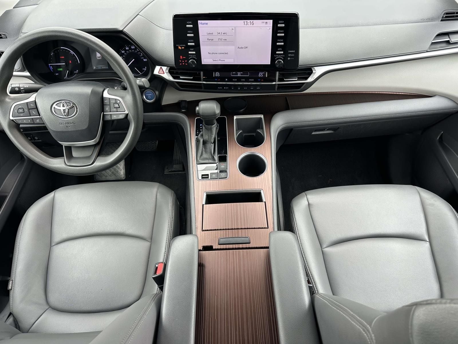 2021 Toyota Sienna LE 8 Passenger