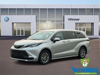 2021 Toyota Sienna LE 8 Passenger