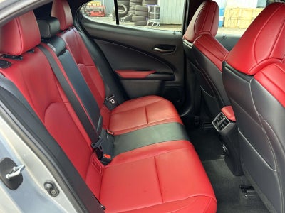 2023 Lexus UX 250h F SPORT Handling