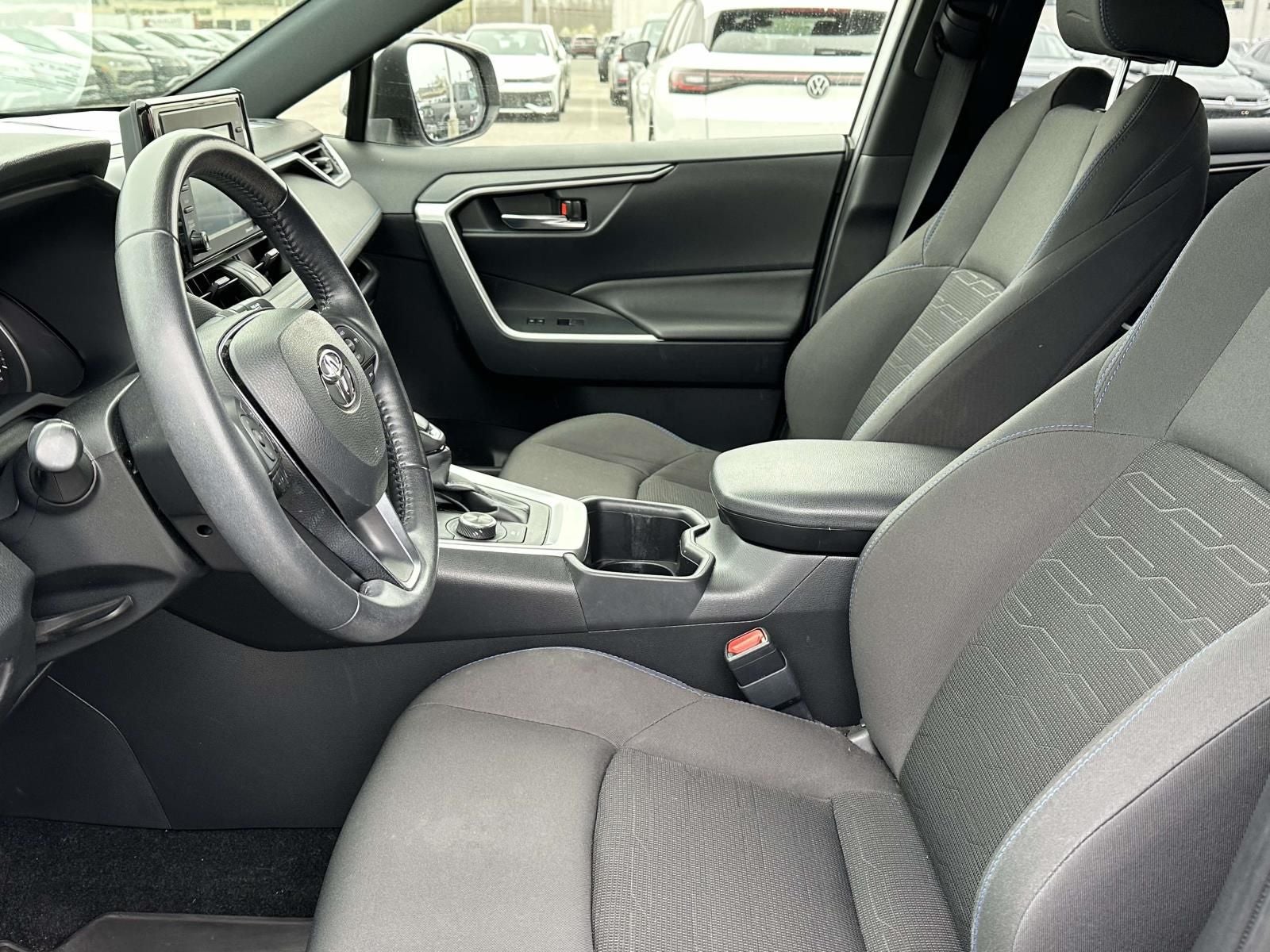 2022 Toyota RAV4 Hybrid SE