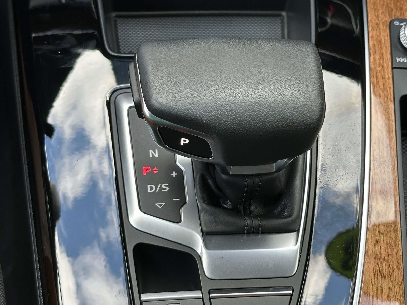 2023 Audi Q5 45 S line Premium quattro