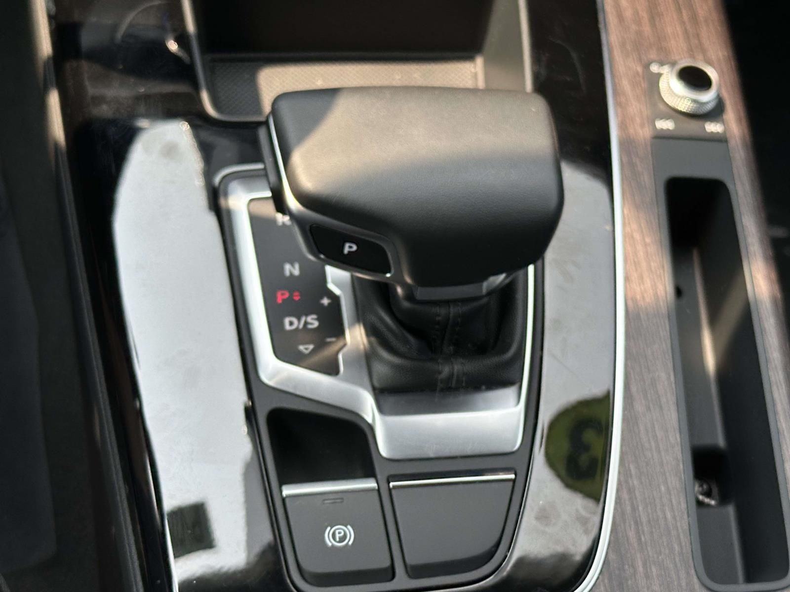 2023 Audi Q5 45 S line Premium quattro