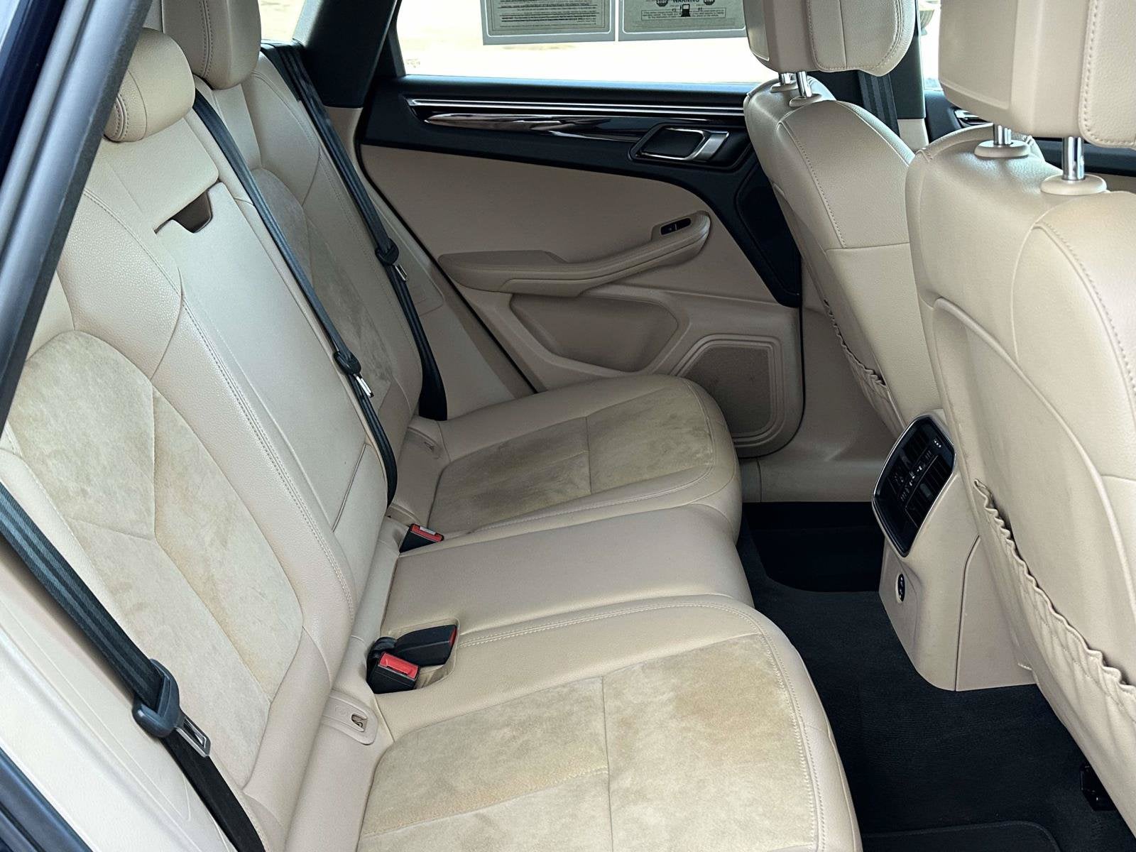 2021 Porsche Macan Base