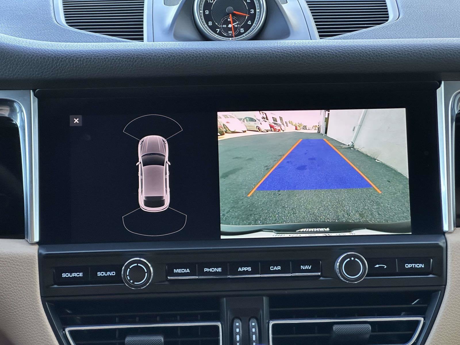 2021 Porsche Macan Base