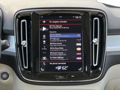 2020 Volvo XC40 Momentum