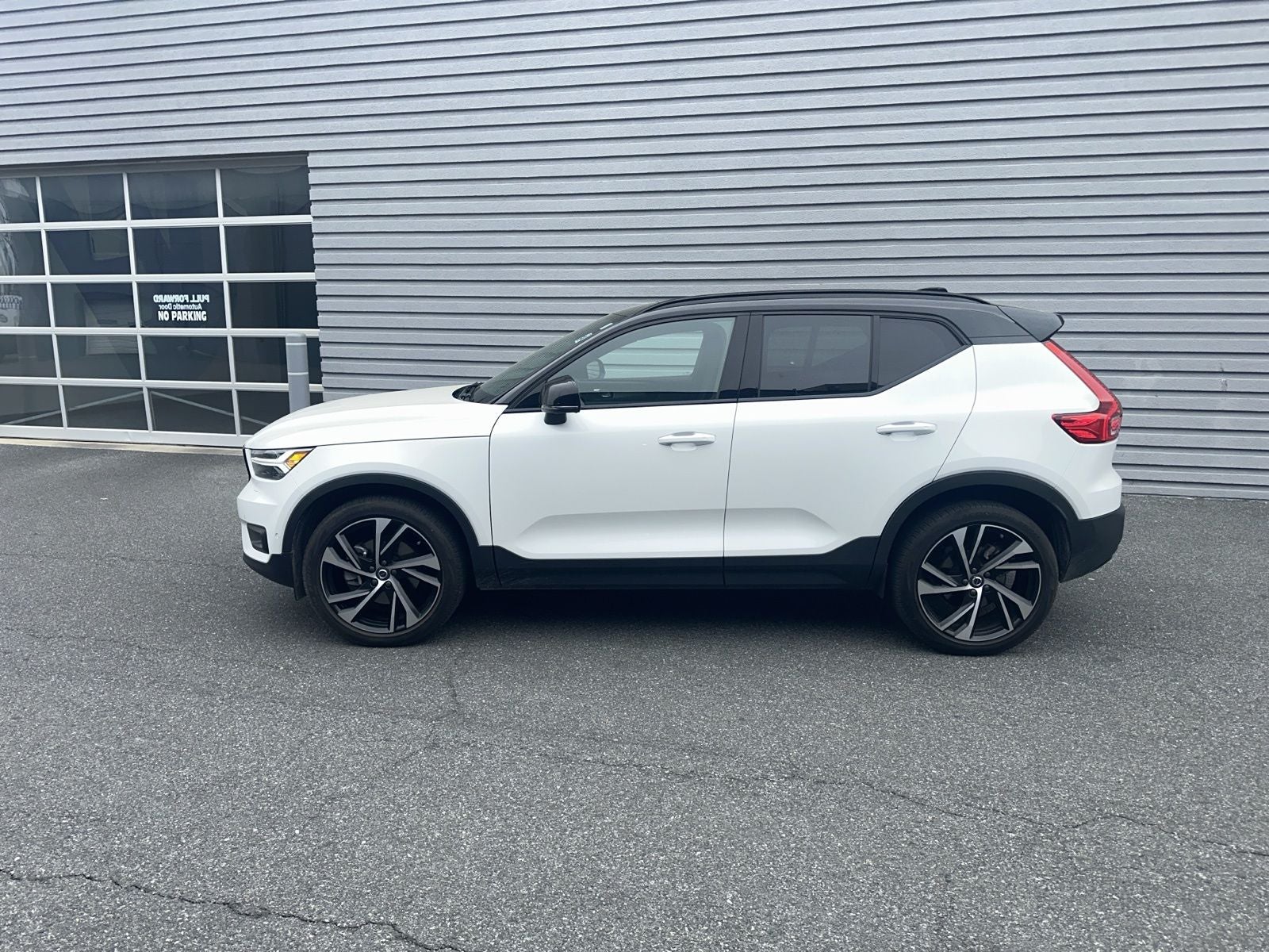 2021 Volvo XC40 R-Design