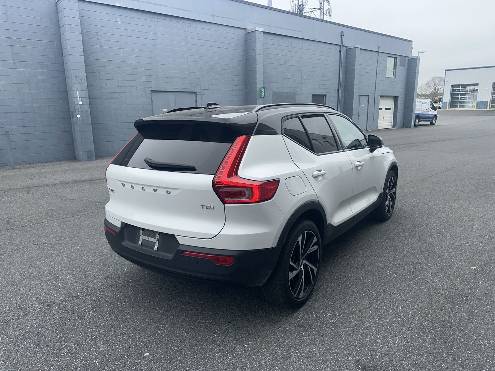 2021 Volvo XC40 R-Design