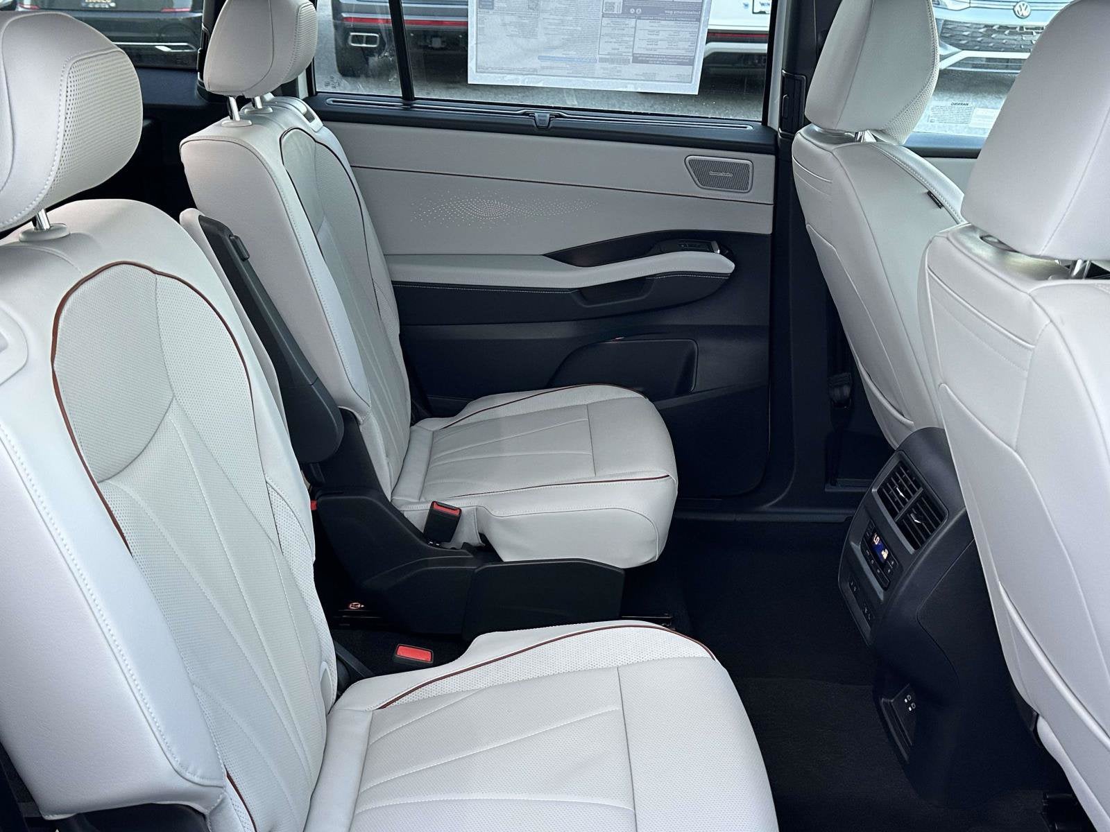 2027 Volkswagen Atlas SEL Premium R-Line
