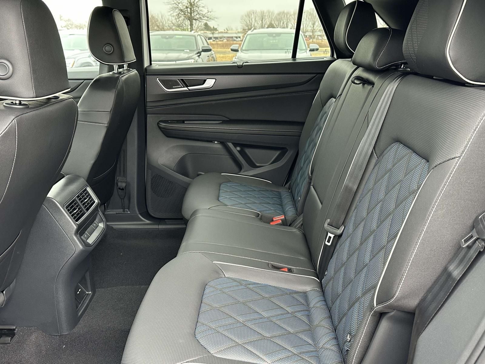 2026 Volkswagen Atlas Cross Sport 2.0T SEL Premium R-Line