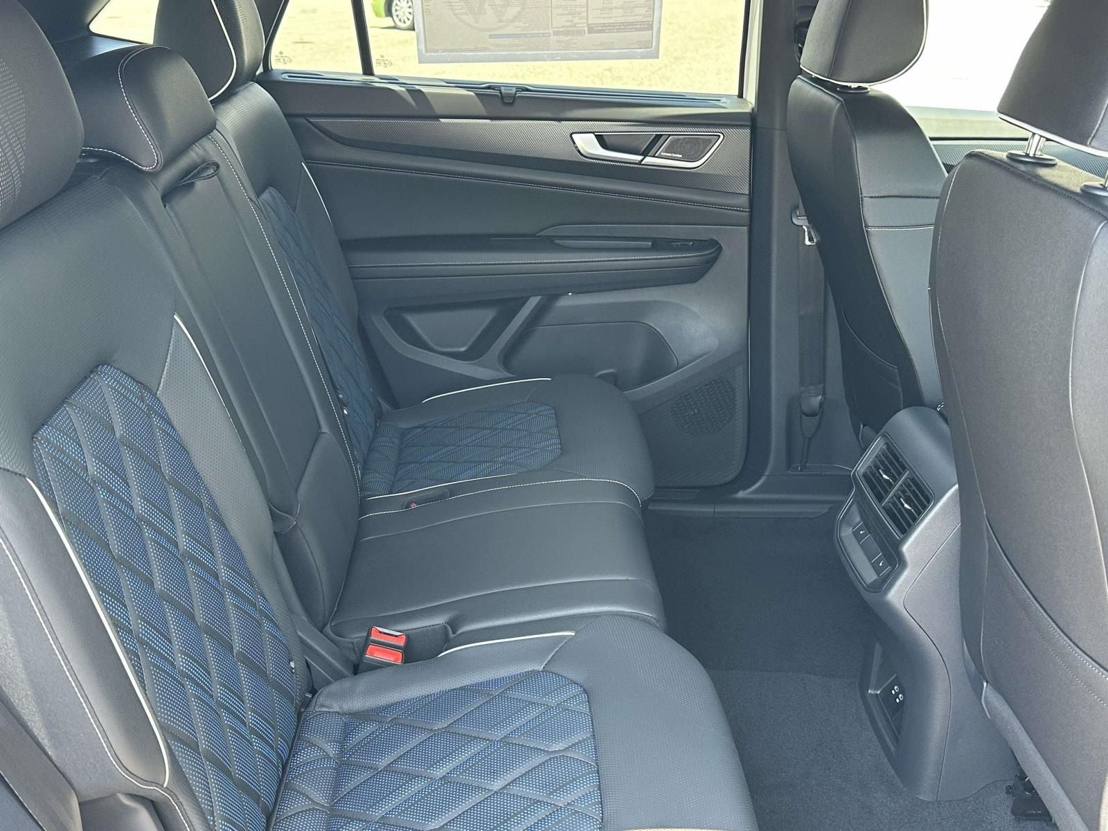 2026 Volkswagen Atlas Cross Sport 2.0T SEL Premium R-Line