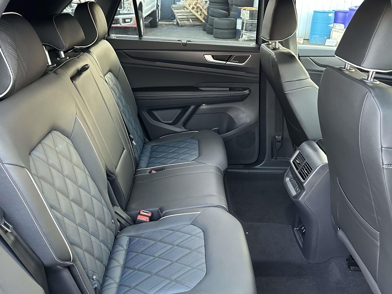 2026 Volkswagen Atlas Cross Sport 2.0T SEL Premium R-Line