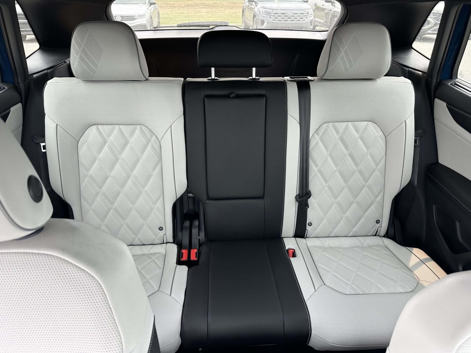 2026 Volkswagen Atlas Cross Sport 2.0T SEL Premium R-Line