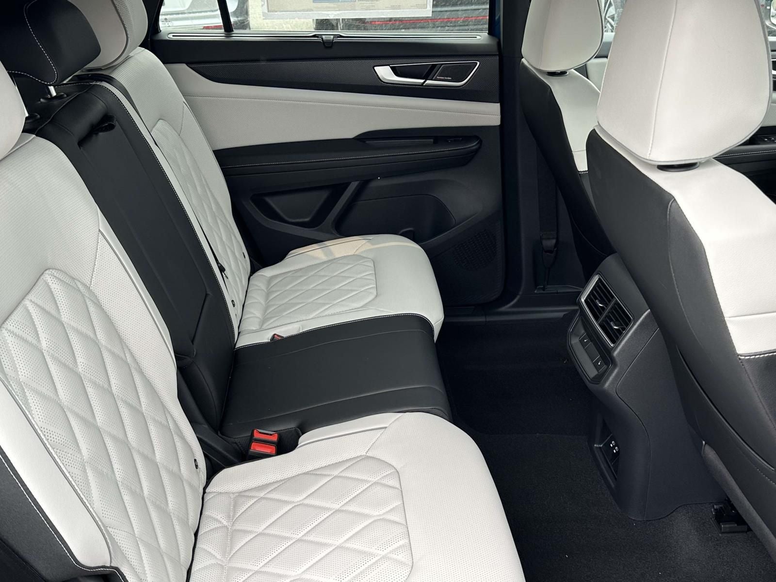 2026 Volkswagen Atlas Cross Sport 2.0T SEL Premium R-Line