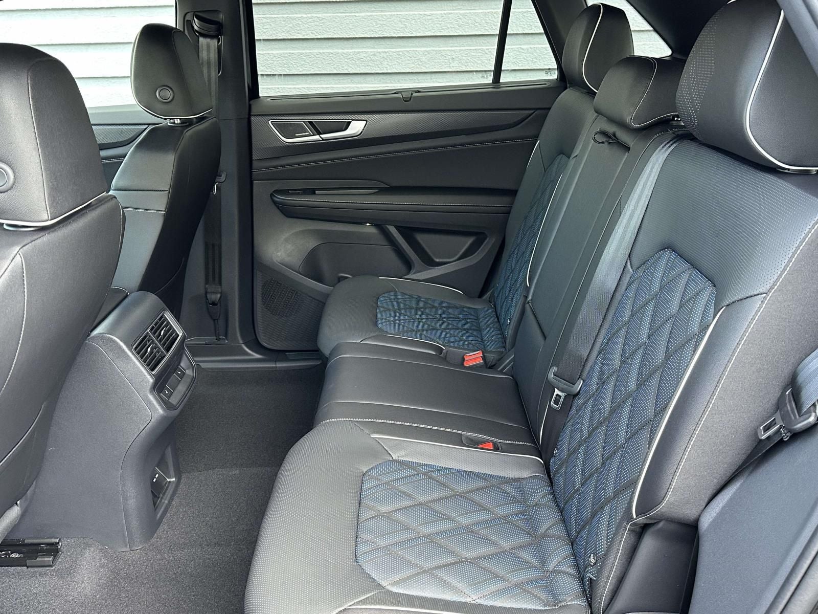 2026 Volkswagen Atlas Cross Sport 2.0T SEL Premium R-Line