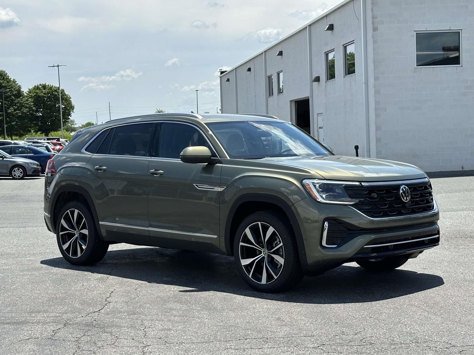 2026 Volkswagen Atlas Cross Sport 2.0T SEL Premium R-Line