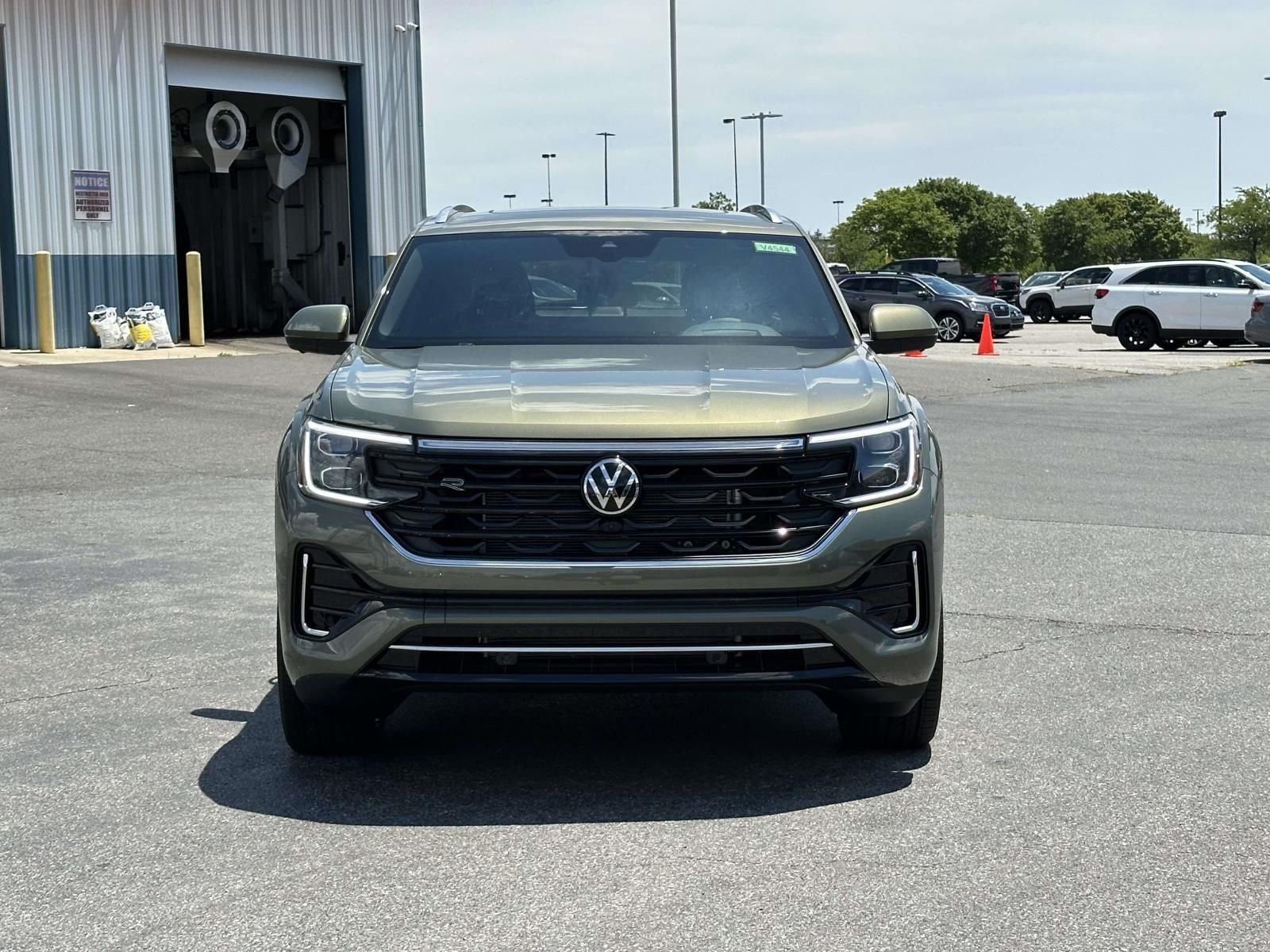 2026 Volkswagen Atlas Cross Sport 2.0T SEL Premium R-Line