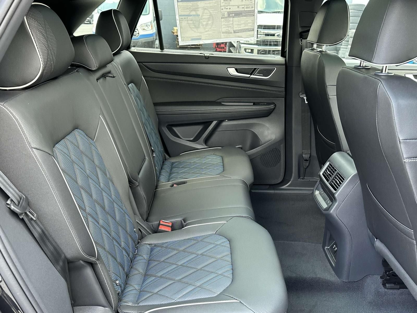 2025 Volkswagen Atlas Cross Sport 2.0T SEL Premium R-Line