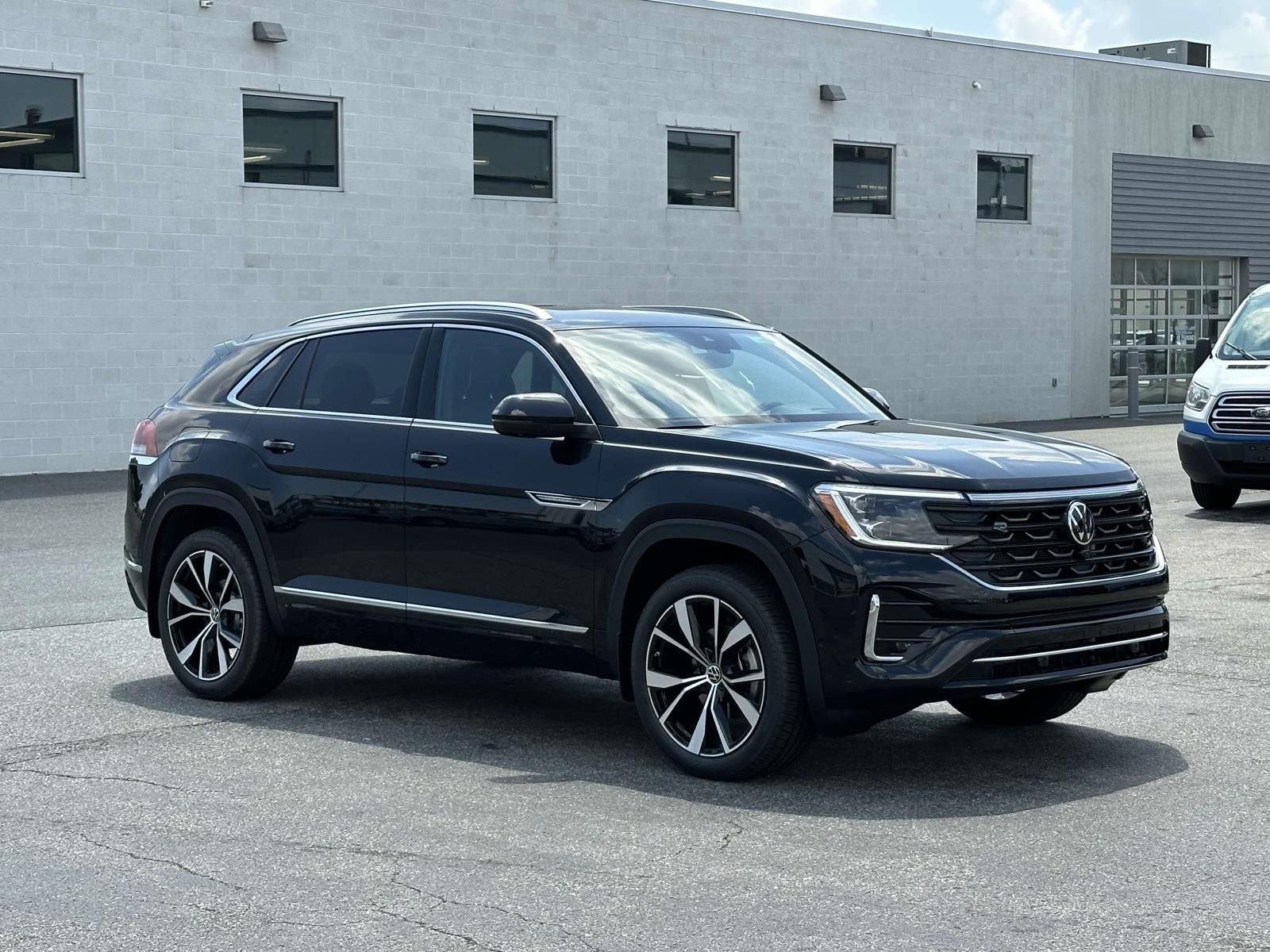 2025 Volkswagen Atlas Cross Sport 2.0T SEL Premium R-Line