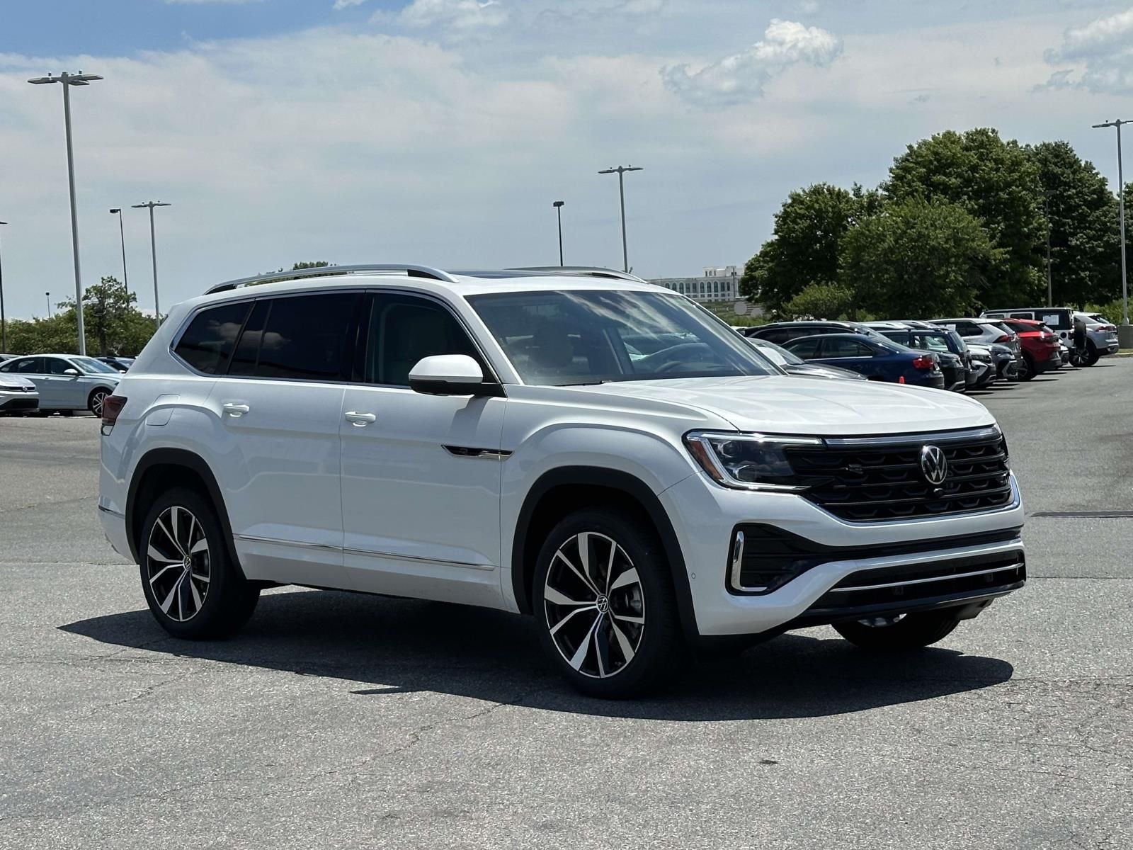 2026 Volkswagen Atlas 2.0T SEL Premium R-Line