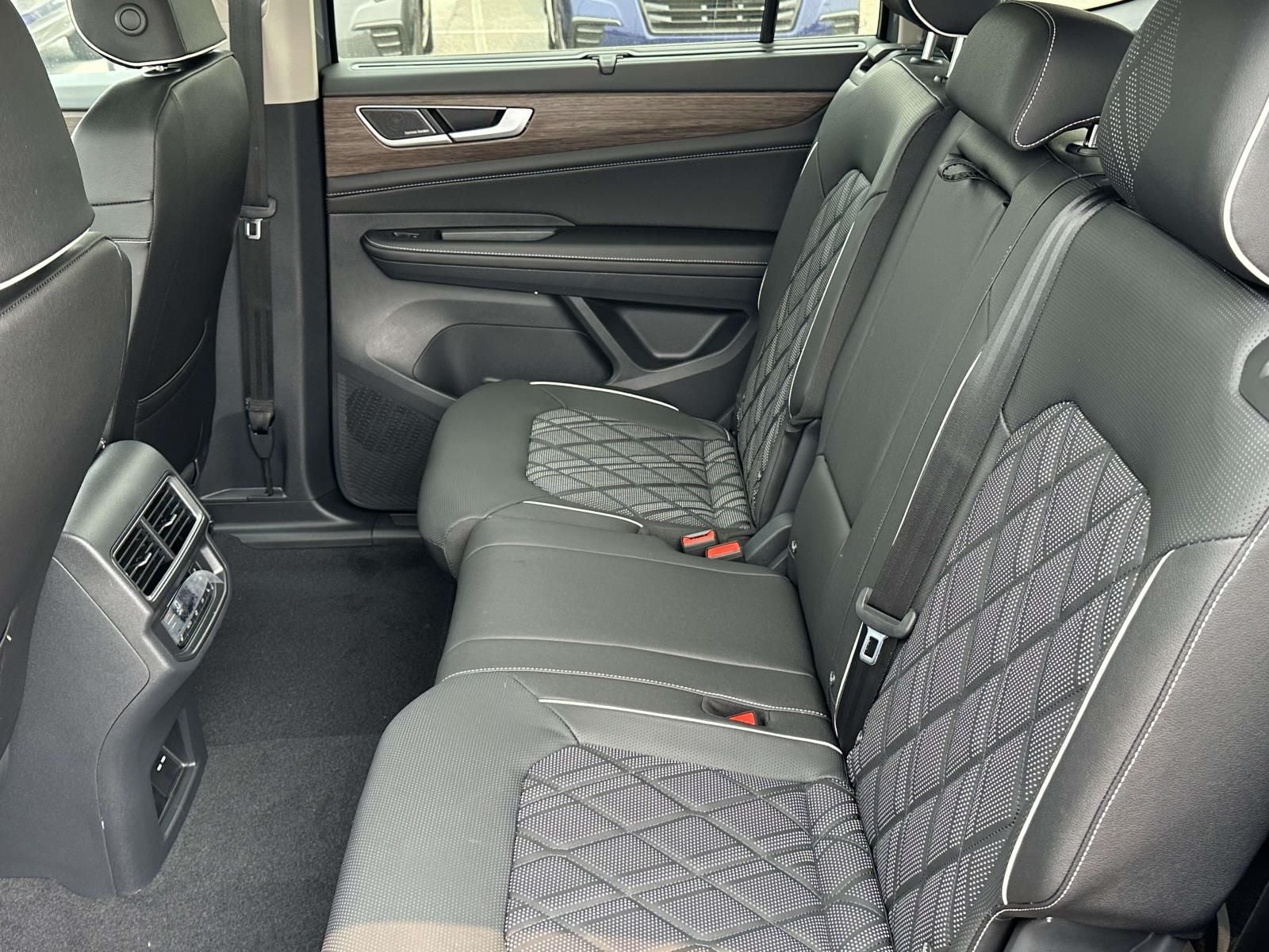 2026 Volkswagen Atlas 2.0T SEL Premium R-Line