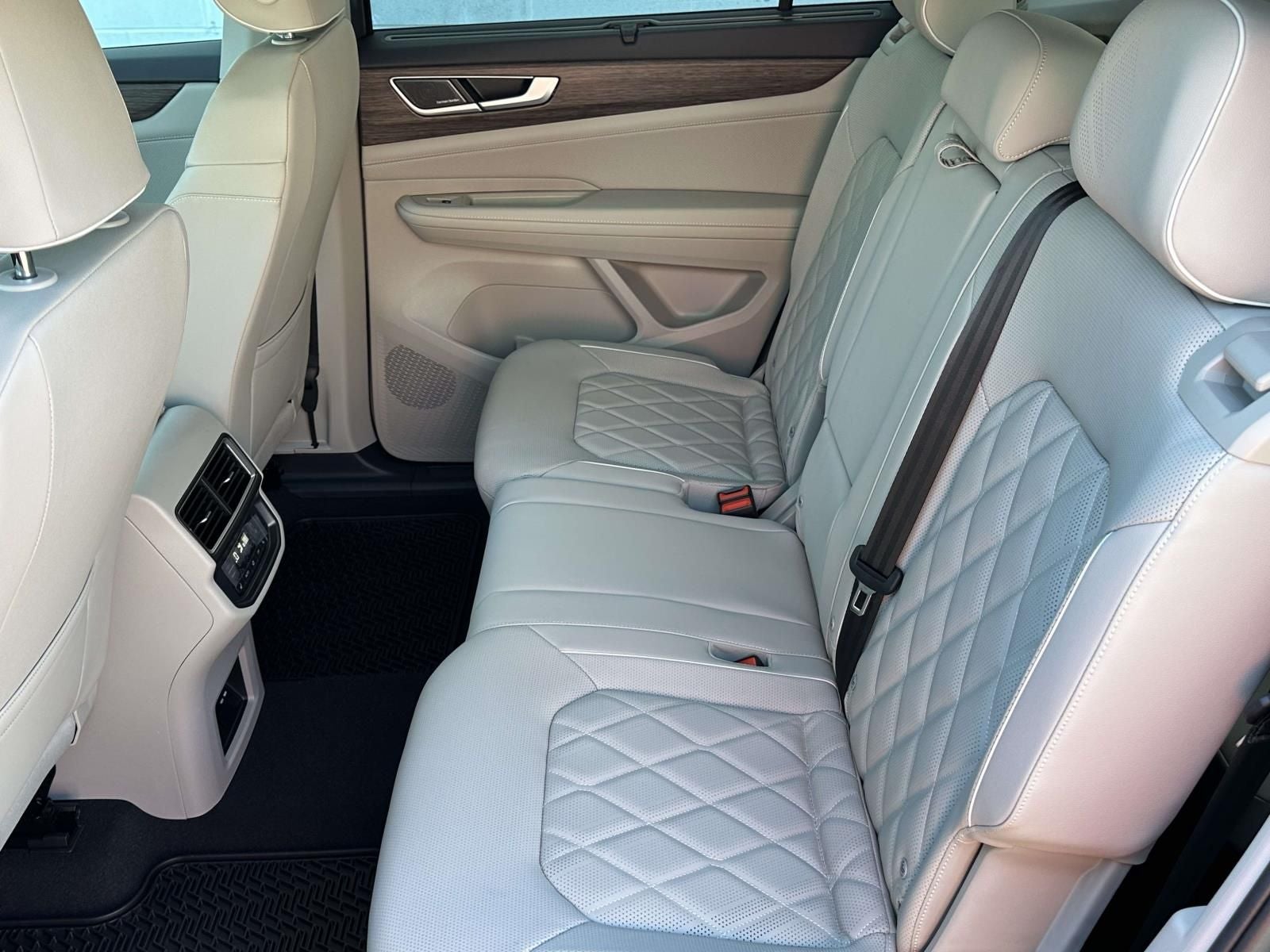 2026 Volkswagen Atlas 2.0T SEL Premium R-Line