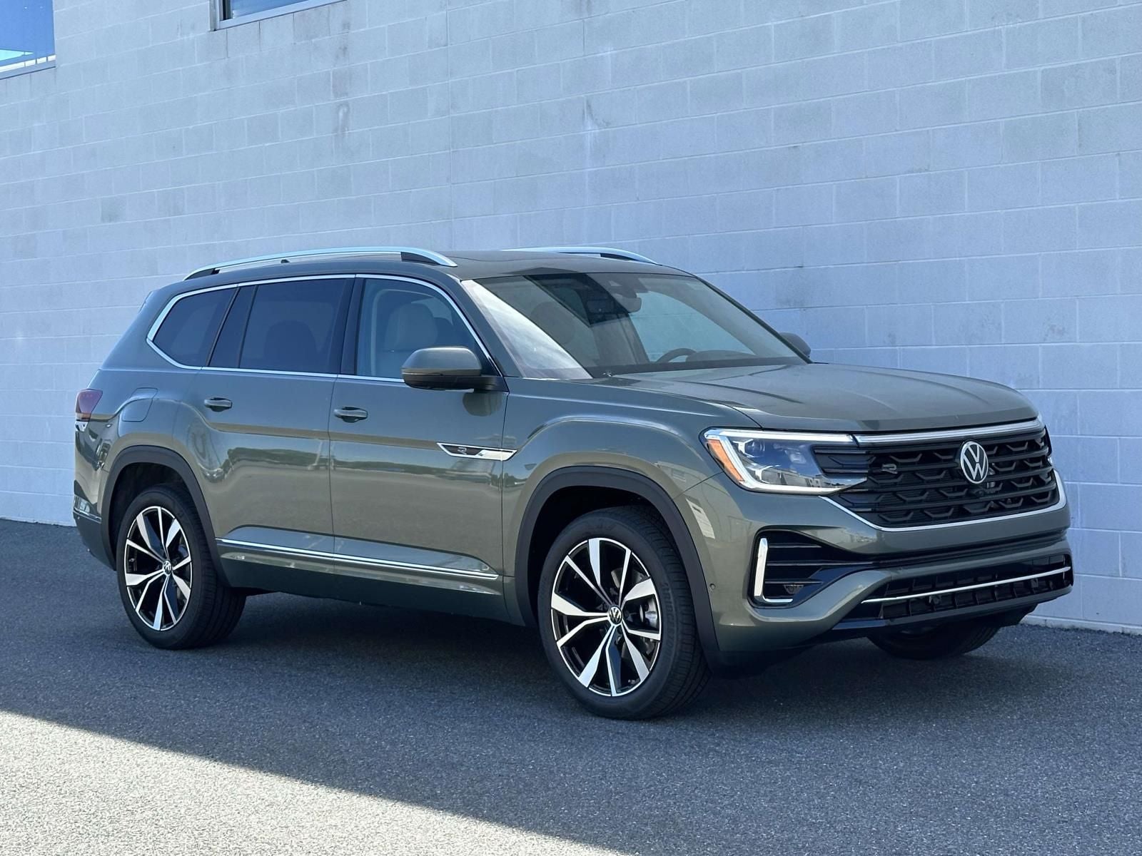 2026 Volkswagen Atlas 2.0T SEL Premium R-Line