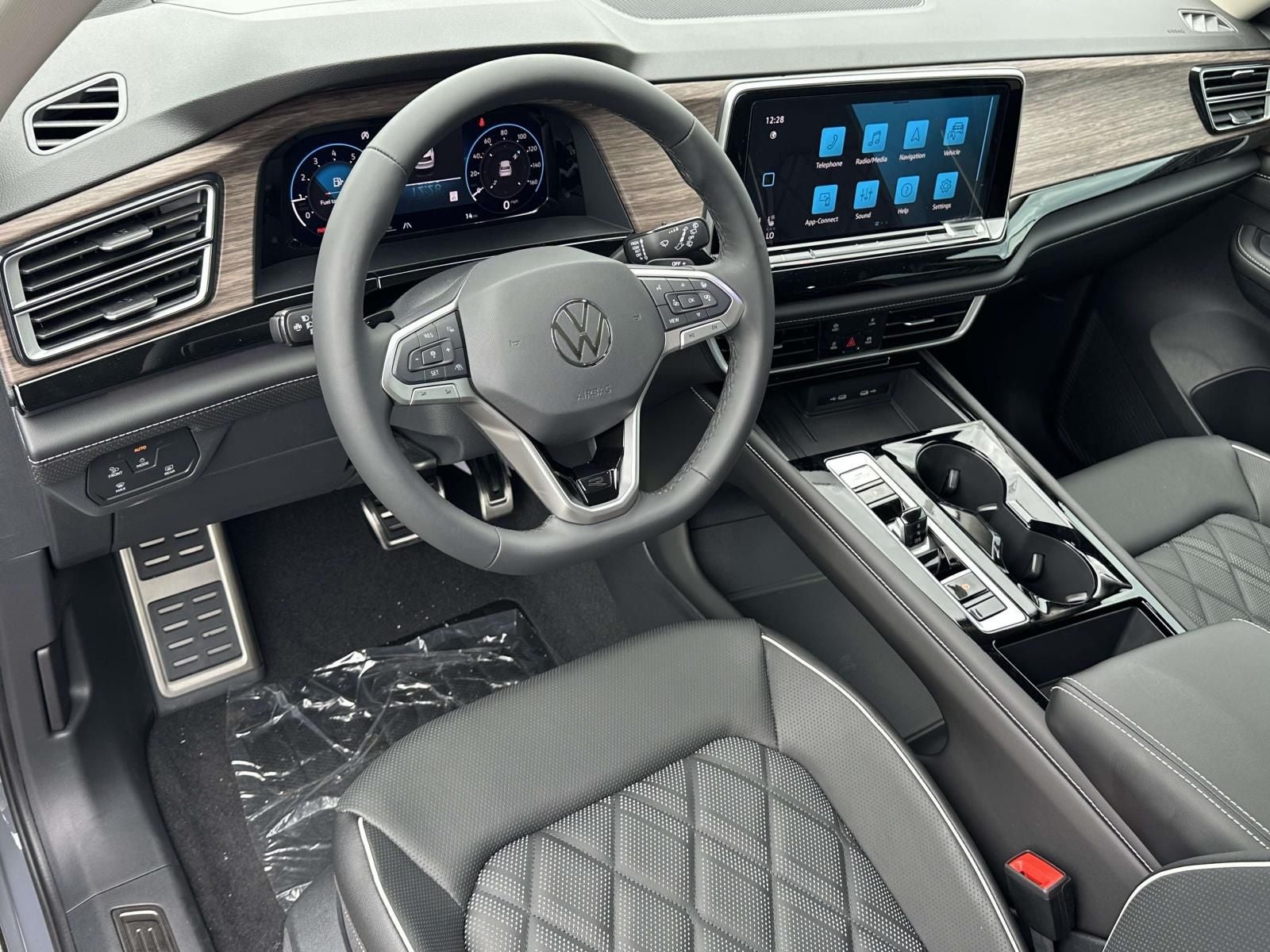 2026 Volkswagen Atlas 2.0T SEL Premium R-Line