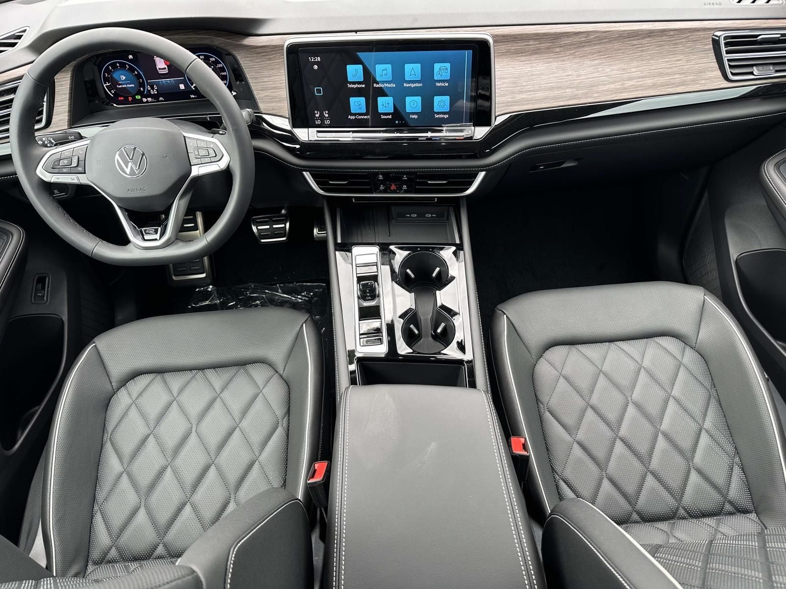 2026 Volkswagen Atlas 2.0T SEL Premium R-Line