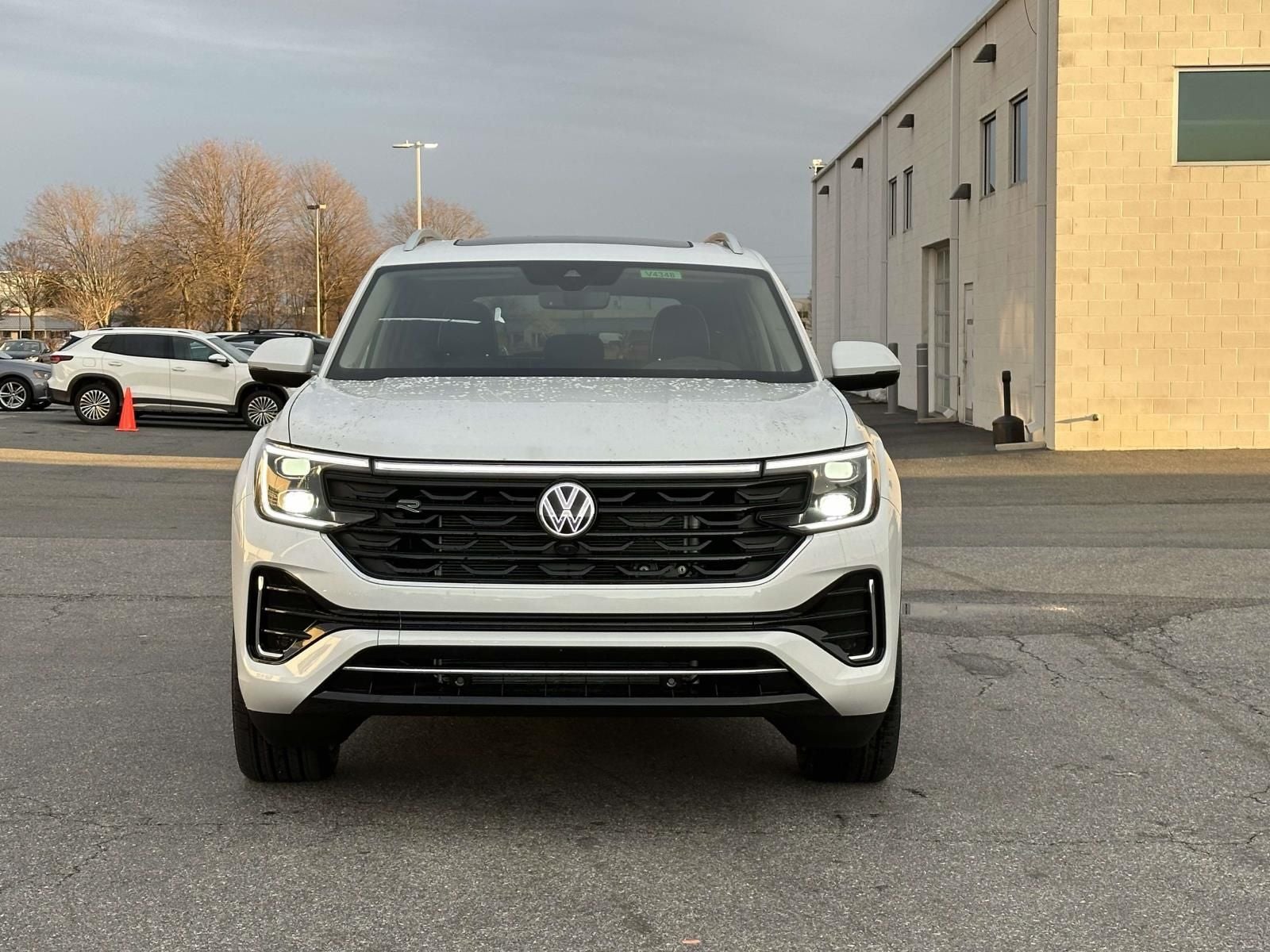 2026 Volkswagen Atlas 2.0T SEL Premium R-Line