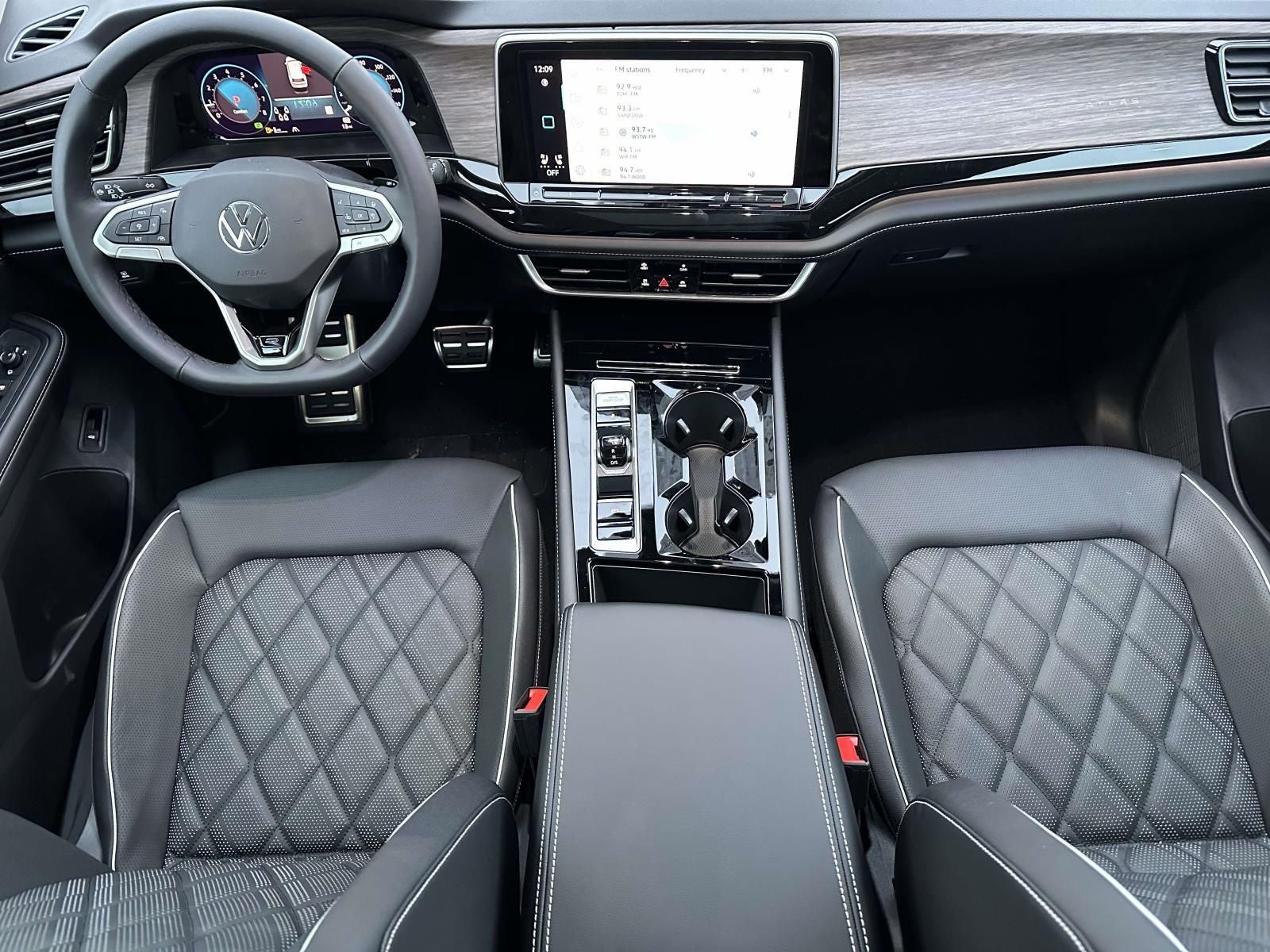 2026 Volkswagen Atlas 2.0T SEL Premium R-Line